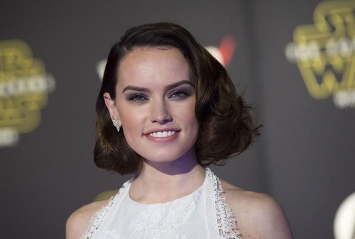 Daisy Ridley, a l’arribar al cine.