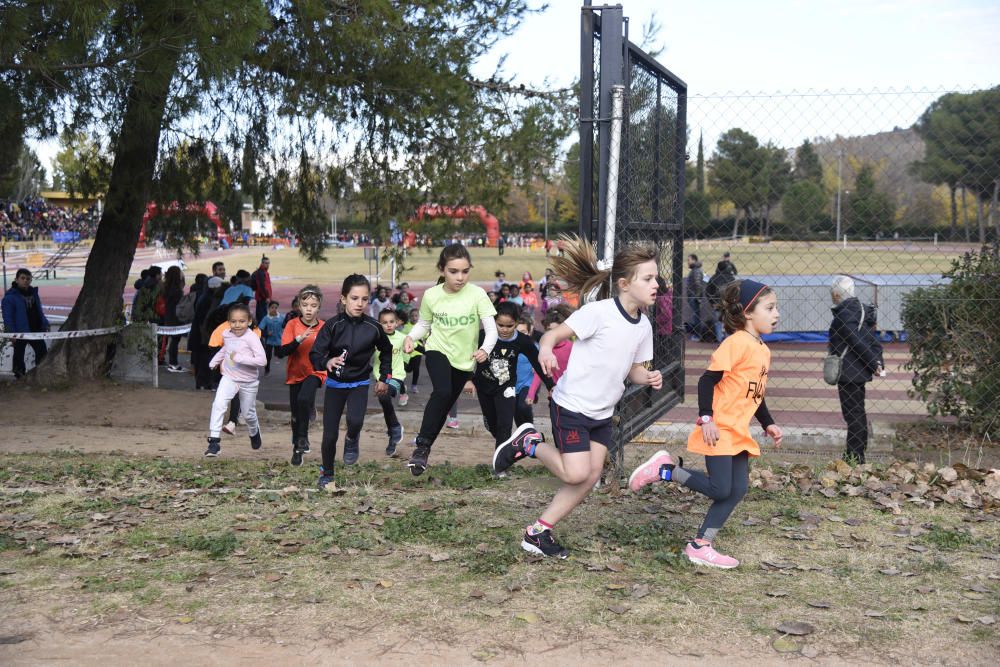 Uns 800 escolars donen relleu un any més al Cros de Manresa al Congost