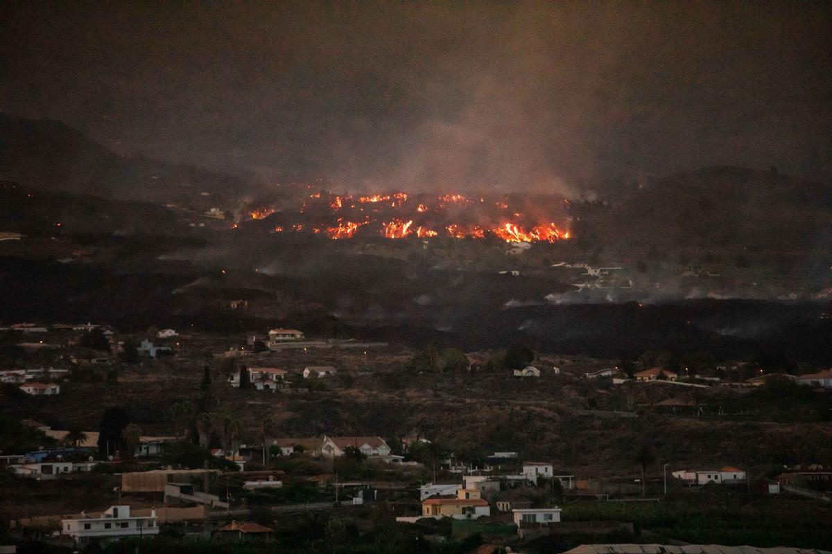 Erupción volcánica en La Palma | La lava se acerca lentamente al mar