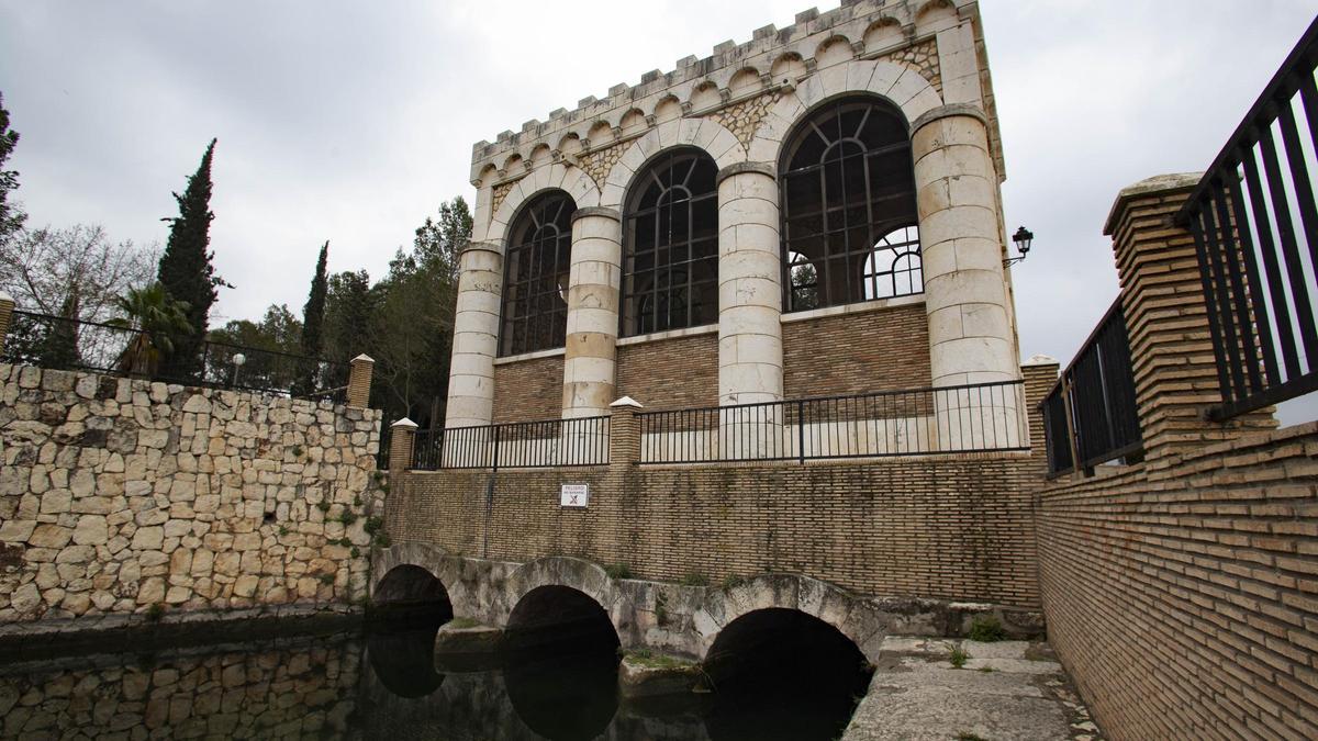 Azud y Casa de las Compuertas de la Acequia Real del Jucar en Antella.