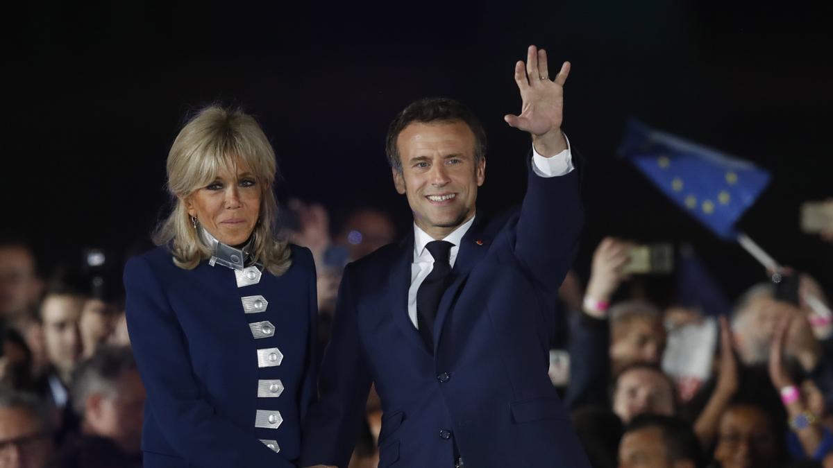 Los seguidores de Macron celebran la victoria en las elecciones de Francia