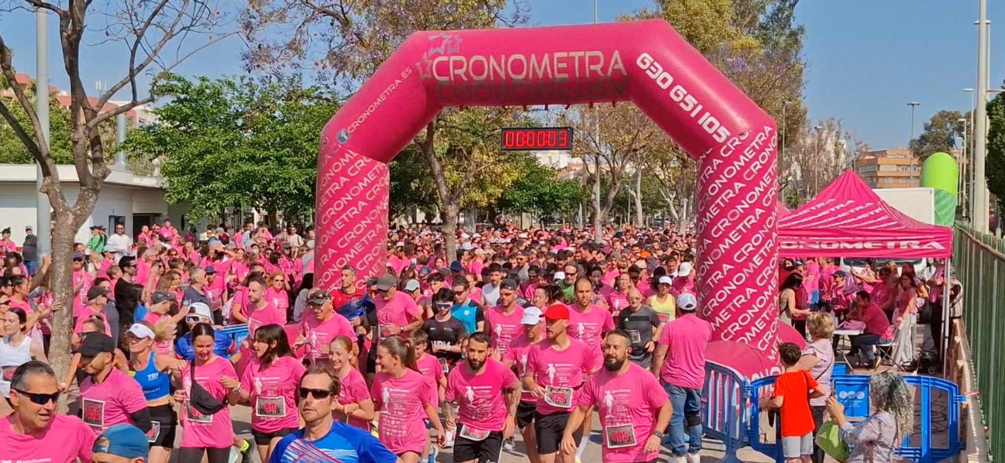 Los momentos más destacados de la Carrera contra el Cáncer de Mama en Sagunt