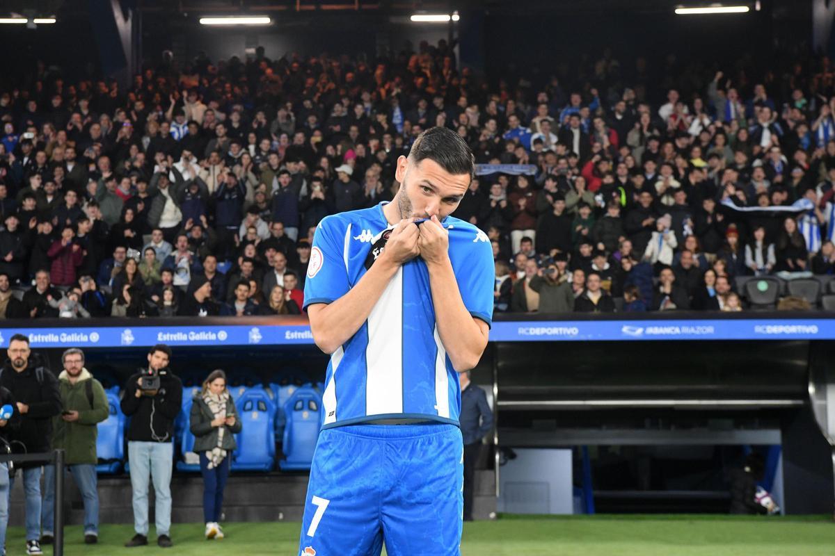Lucas Pérez, en su presentación el 3 de enero de 2023.