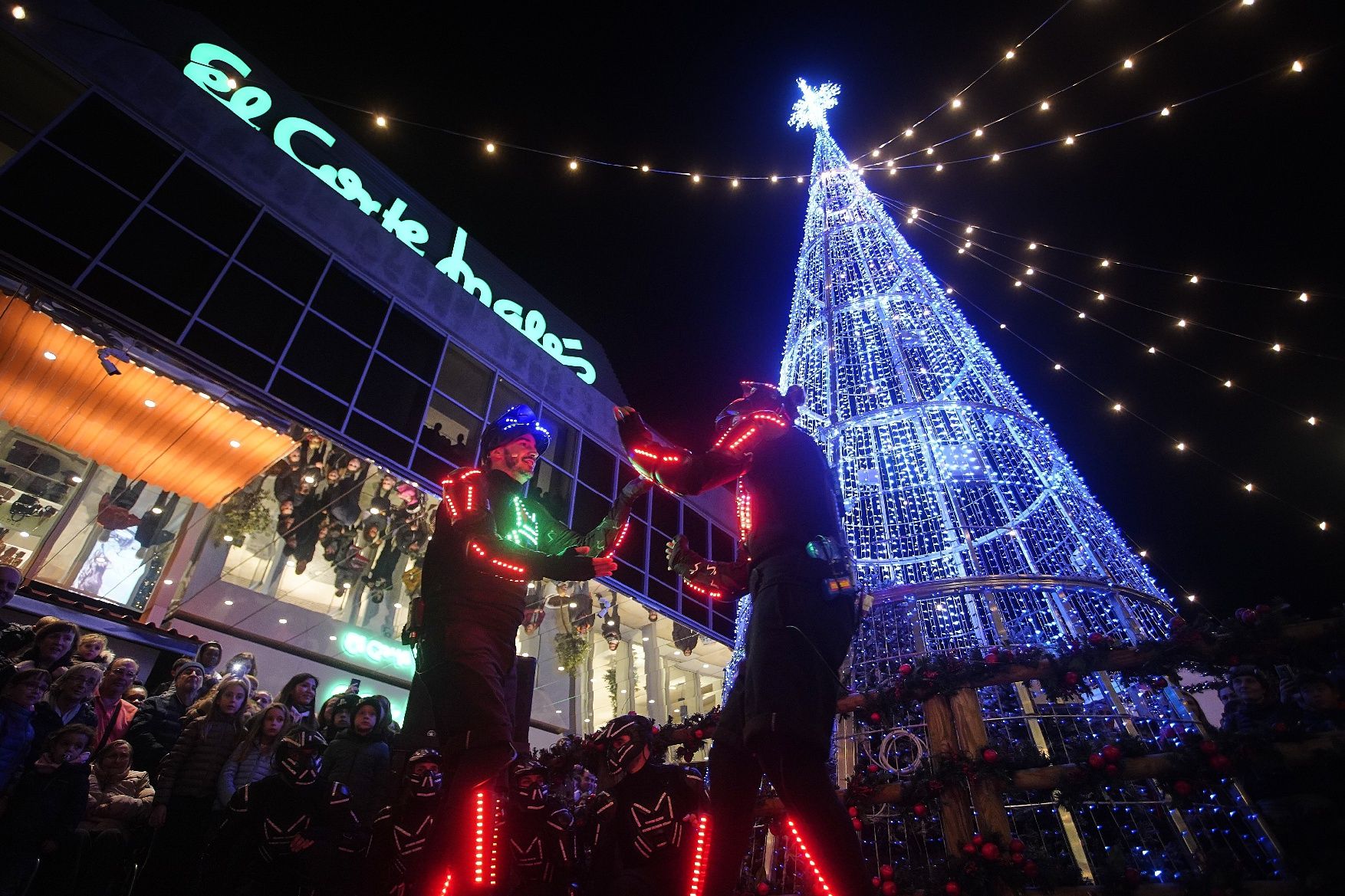 Les imatges de l'obertura de les llums de Nadal al Corte Inglés de Girona