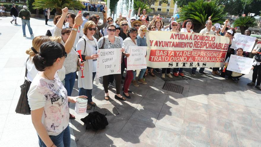 Tres empresas intentan hacerse con el contrato de Ayuda a Domicilio