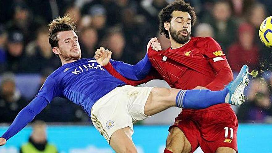 El Liverpool continua imbatut i goleja al camp del segon classificat, el Leicester