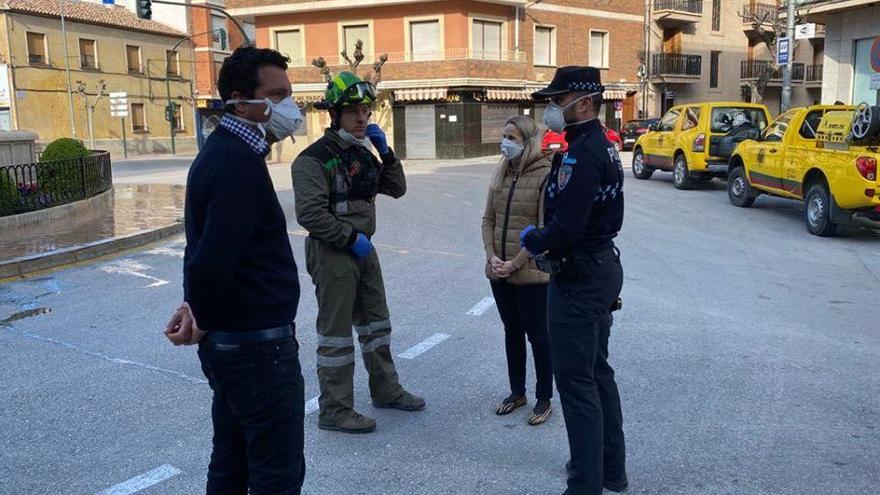 Las Brigadas Forestales desinfectan los espacios públicos de Cehegín