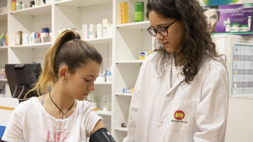 Professionals sanitaris a les escoles: més suport per a l'alumnat que necessita cures de salut
