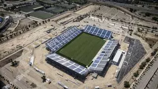 Imágenes en exclusiva: la vieja Romareda se valla antes de su derribo... y la 'mini Romareda' cuenta los días para inaugurarse