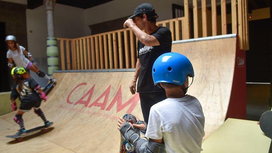 Clases de Skateboard en el CAAM