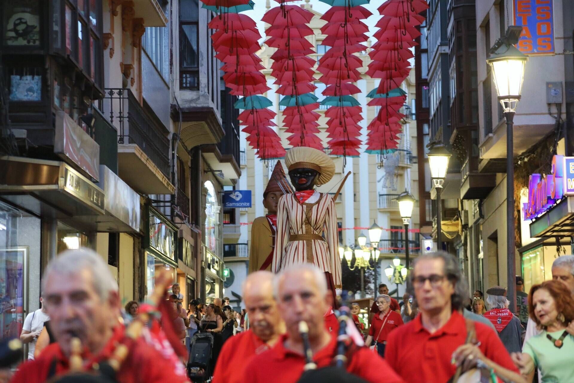 Disfile de peñas de San Pedro 2025 en Zamora