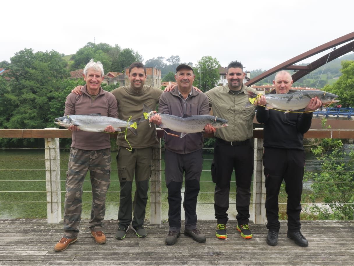 10. PRIMER CUPO SALMONERO DEL A�O EN ASTURIAS.jpg