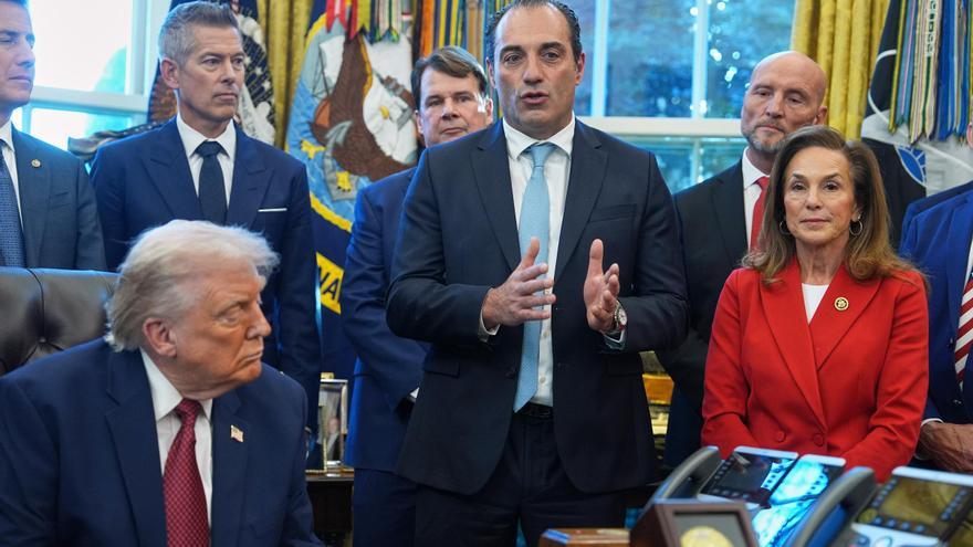 Filosa admite errores en la estrategia eléctrica: «La estamos corrigiendo»