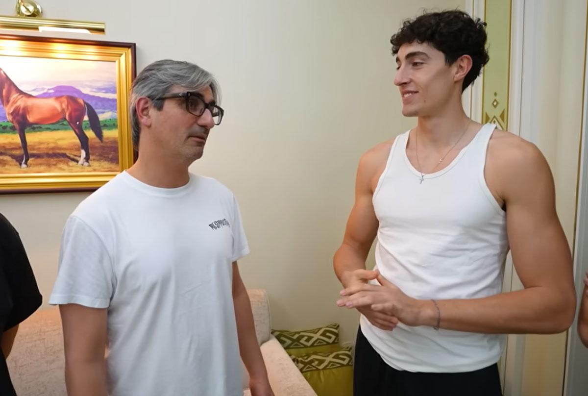 Diego González Rivas en el último vídeo del 'youtuber' Plex.