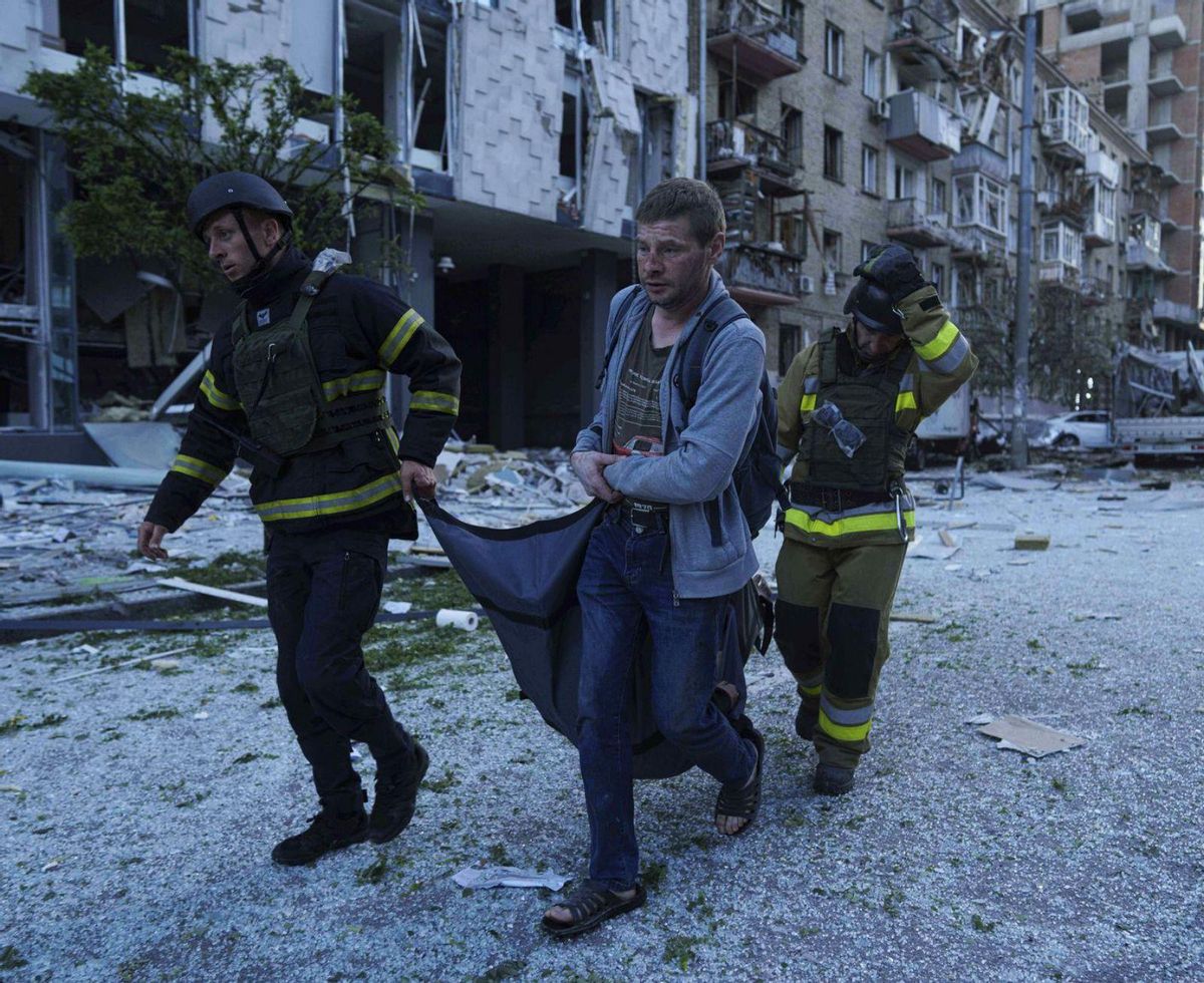 Un atac massiu de Rússia amb míssils i drons deixa almenys 19 morts a Kíiv Un atac massiu de Rússia amb míssils i drons deixa almenys 19 morts a Kíiv