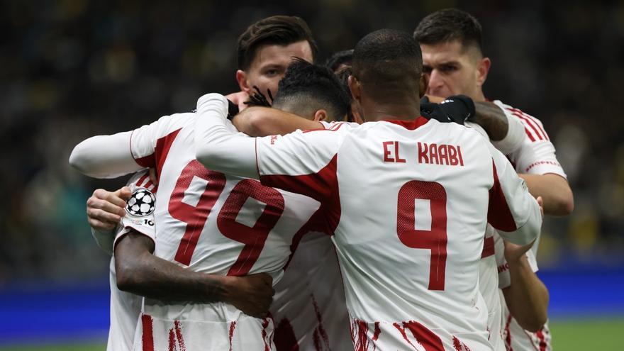 El Olympiacos gana por la mínima al Kairat
