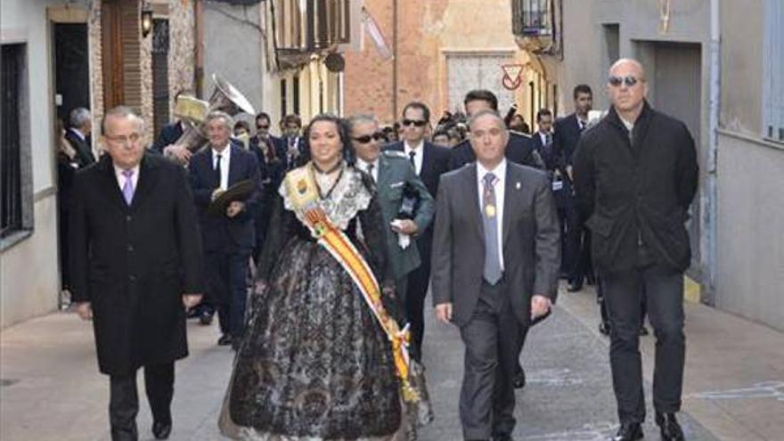 La Vilavella acompaña a la imagen de Sant Sebastià en una romería llena de devoción