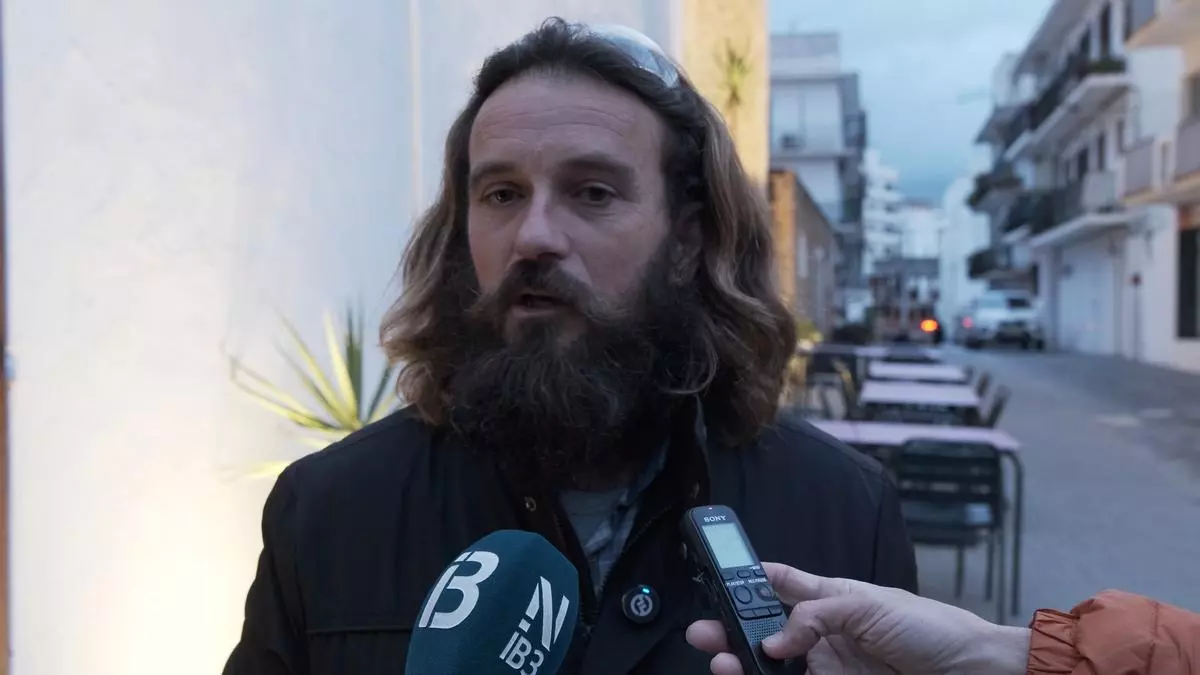 Primeras declaraciones del dueño de la vivienda de Sant Antoni okupada: "Todavía no puedo entrar en mi casa"