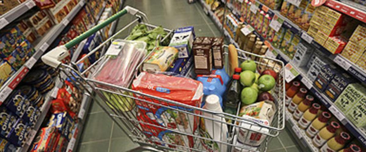 Carro de la compra en un supermercat. Carro de la compra en un supermercat.