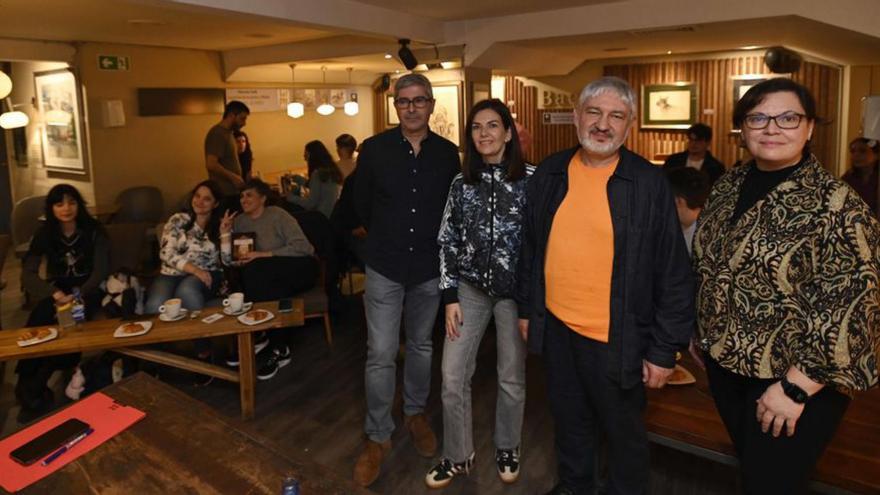 Ledicia Costas presenta o audiolibro de «Pel de cordeiro», o primeiro de Xerais