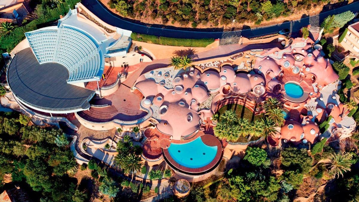 La última gran creación de Pierre Cardin: el espectacular Palacio de Burbujas de la Costa Azul