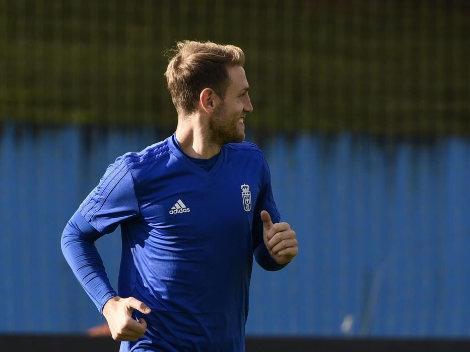 Entrenamiento del Real Oviedo antes del choque contra el Reus