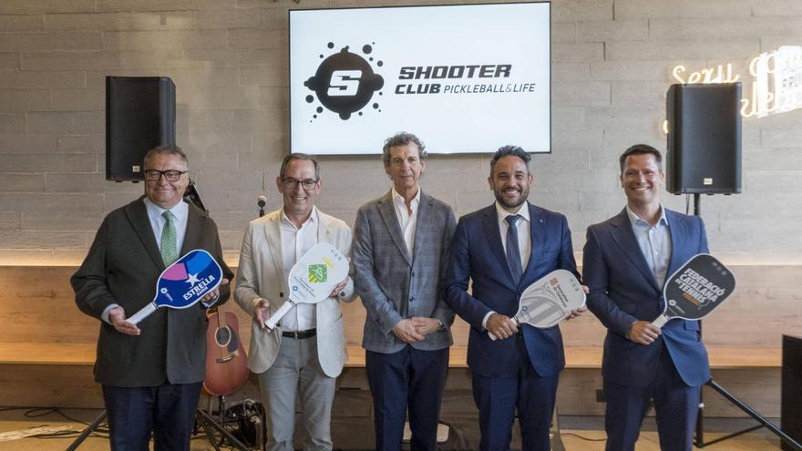 Les autoritats assistents el dia de la inauguració de les instal·lacions