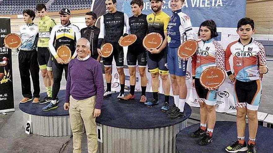 Podio del trofeo Club Ciclista Sa Vileta de pista, que se celebrÃ³ el pasado viernes en el velÃ³dromo.