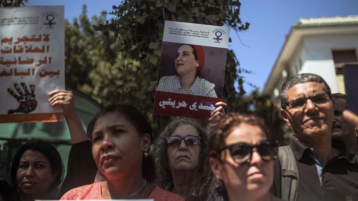 Manifestación frente a un tribunal de Rabat en solidaridad con la periodista Hajar Raissouni, el pasado 9 de septiembre.