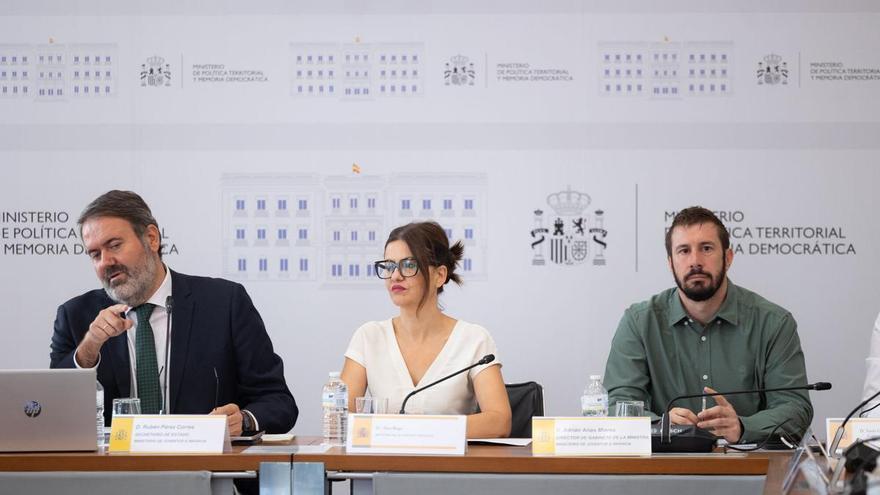 Los consejeros de Vox en Extremadura, Aragón y CyL plantan al Gobierno en la sectorial que reparte 35M para menores migrantes