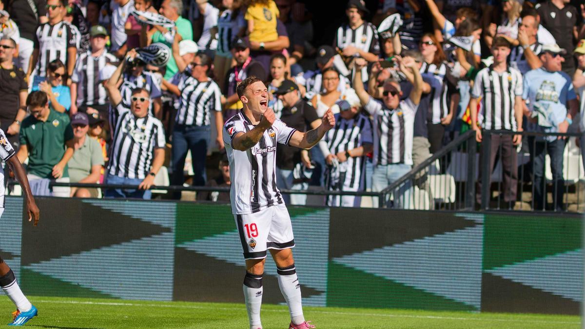 Adam Jakobsen marcó su primer gol con el Castellón frente al Sporting.