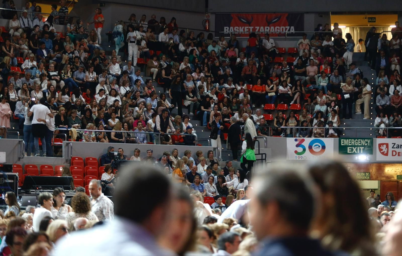 En imágenes | El público zaragozano se entrega a la Pantoja en un Felipe lleno