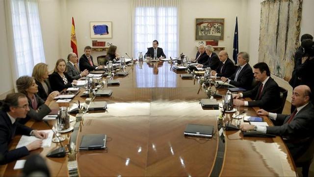 Reunión extraordinaria del Consejo de Ministros para presentar el recurso contra la declaración independentista ante el Tribunal Constitucional.
