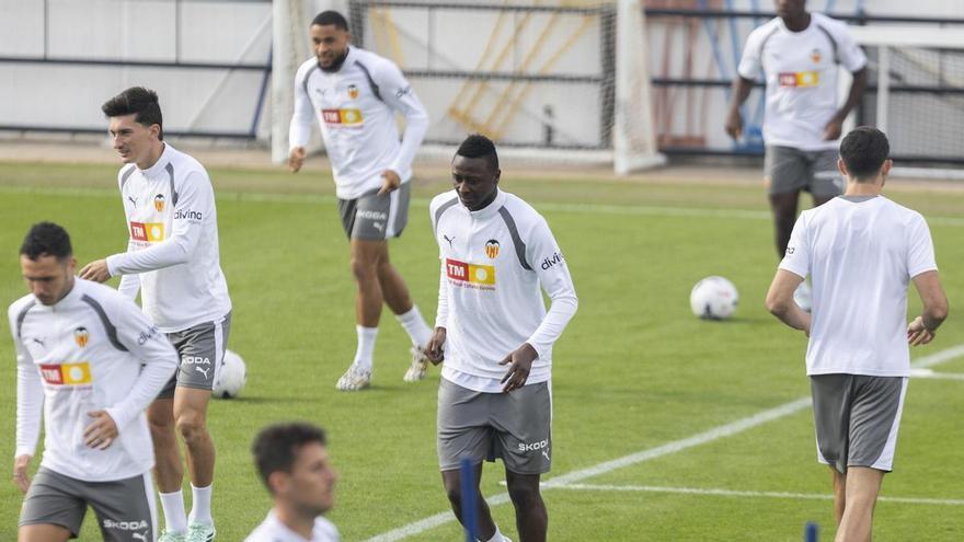 Entrenamiento del Valencia CF previo al choque ante el Villareal