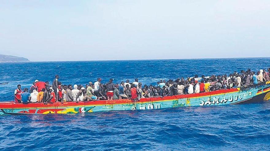 Gobierno y comunidades abordan el miércoles trasladar 380 menores migrantes a la Península