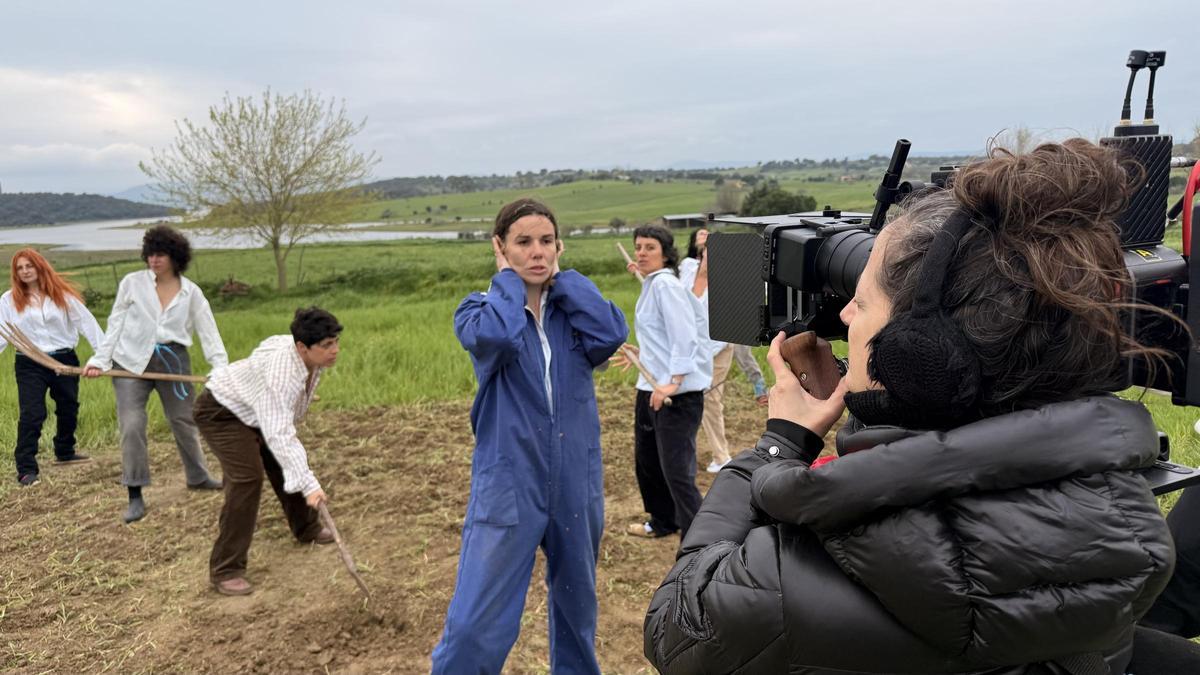 Un momento del rodaje en el Campo Arañuelo
