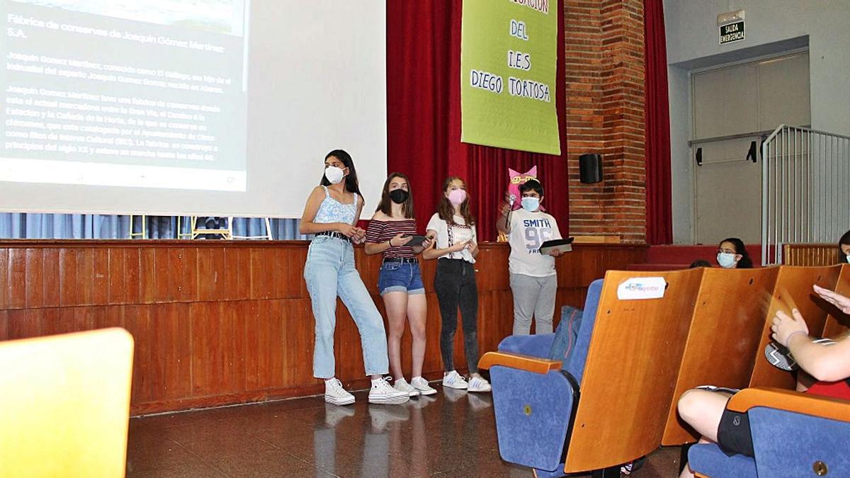 El IES Diego Tortosa hacelebrado su I Jornada de Investigación.