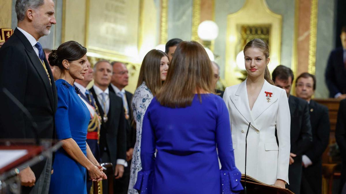 La princesa Elionor jura la constitució el dia que compleix la majoria d'edat.