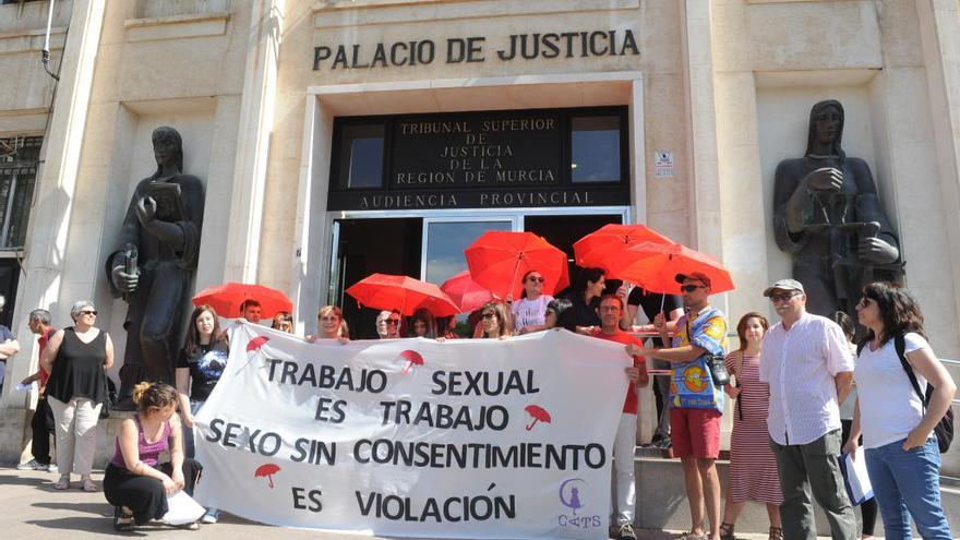 Concentración en Murcia por la violación de una prostituta en 2018