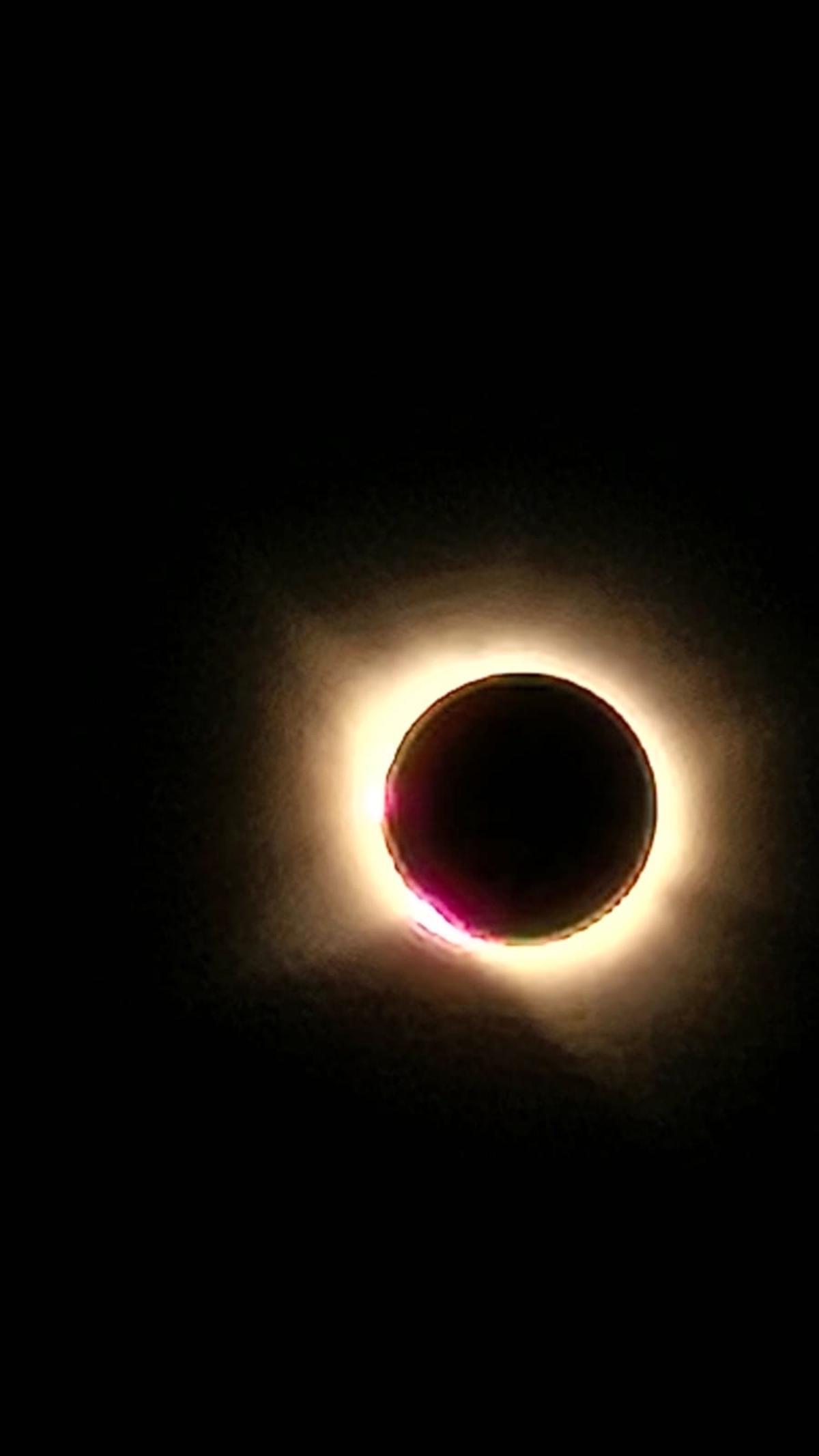 El eclipse tiñe de negro el oriente de la provincia de Ourense El eclipse tiñe de negro el oriente de la provincia de Ourense