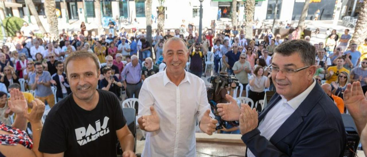 Acto de Joan Baldoví el pasado sábado en la Explanada de Alicante. JOSÉ NAVARRO