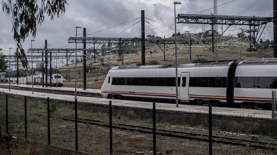 Adif sostiene que soterrar las vías del tren en Navalmoral puede provocar inundaciones