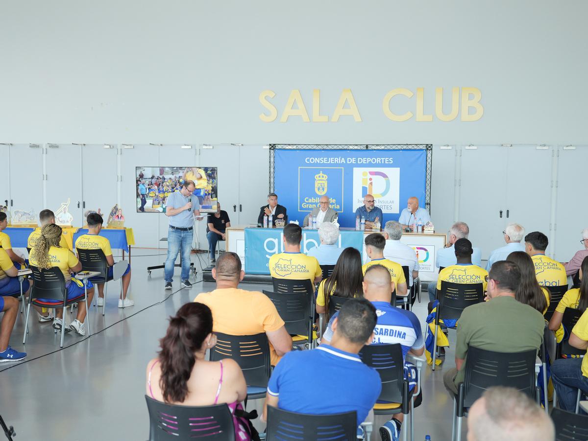 El Cabildo de Gran Canaria homenajea a las selecciones insulares tras una campaña marcada por los éxitos deportivos en categorías masculinas y femeninas.jpg