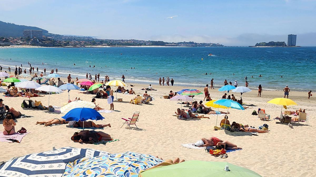 La playa de Samil en una imagen de archivo de este verano