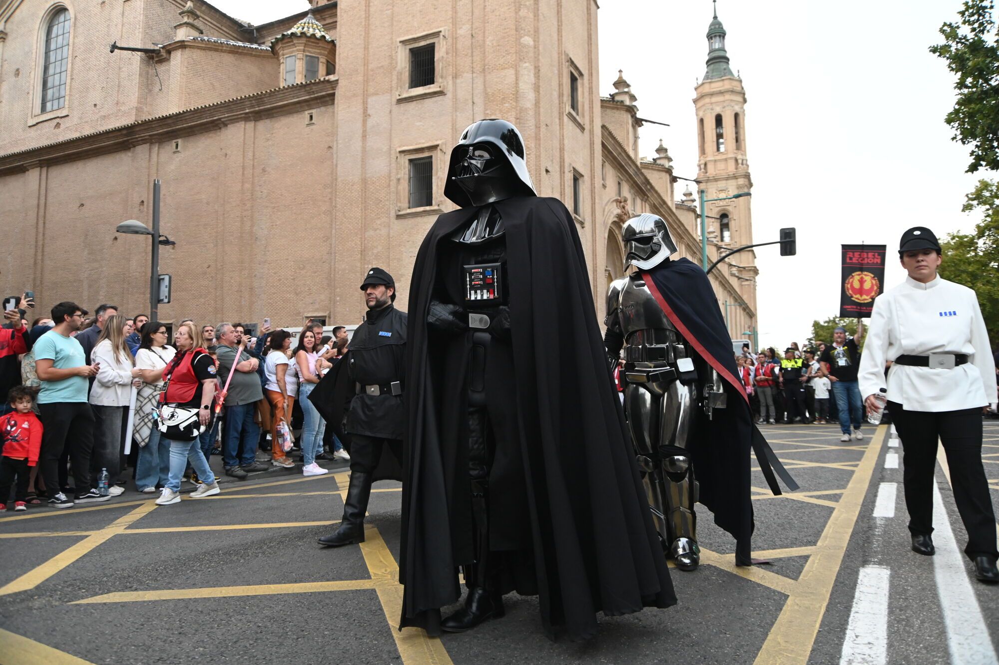 En imágenes | El desfile de Star Wars acerca la fuerza al público de Zaragoza