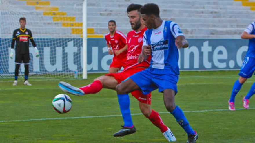 El Alcoyano cierra la pretemporada con un empate sin goles contra el Ontinyent