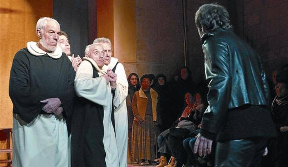 Berenguer de Saltells amenaça l’abat. Berenguer de Saltells amenaça l’abat.