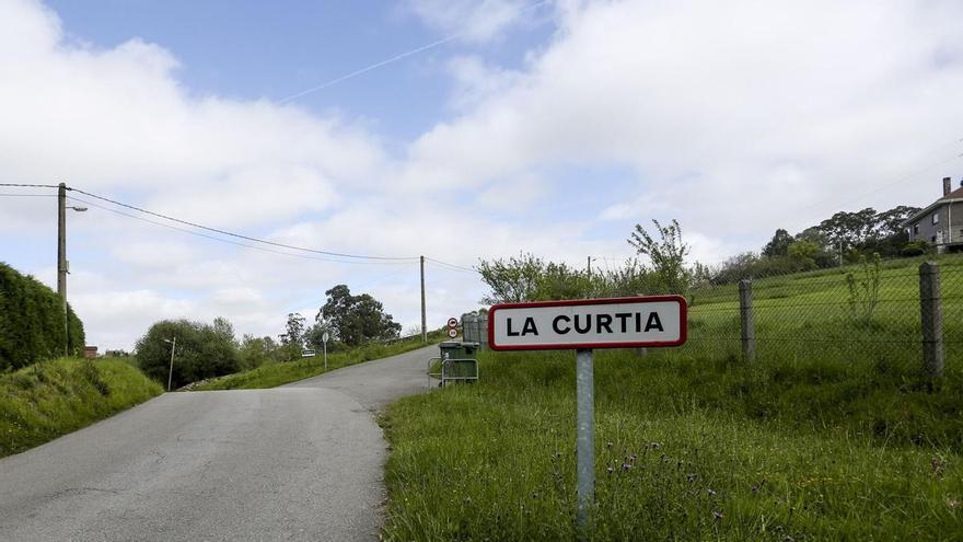 Castrillón aprueba más de 445.000 euros en obras de caminos y una ayuda de 7.000 euros para el Sahara