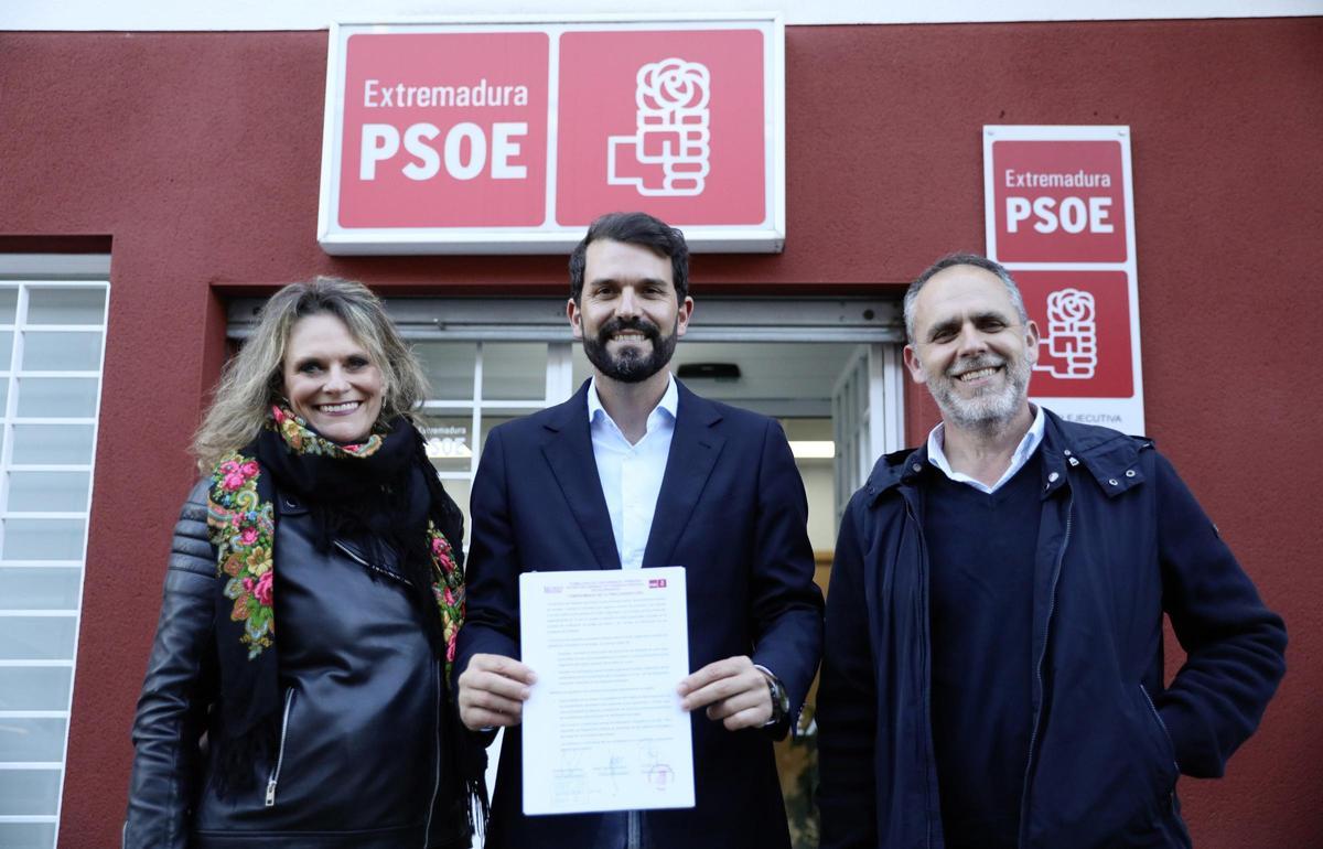 Álvaro Sánchez Cotrina registra su precandidatura a la Secretaría General del PSOE de Extremadura