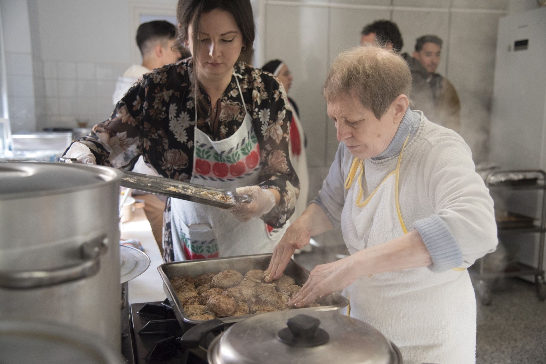 Les imatges de la celebració de centenars d'ucraïnesos al convent de Santa Clara